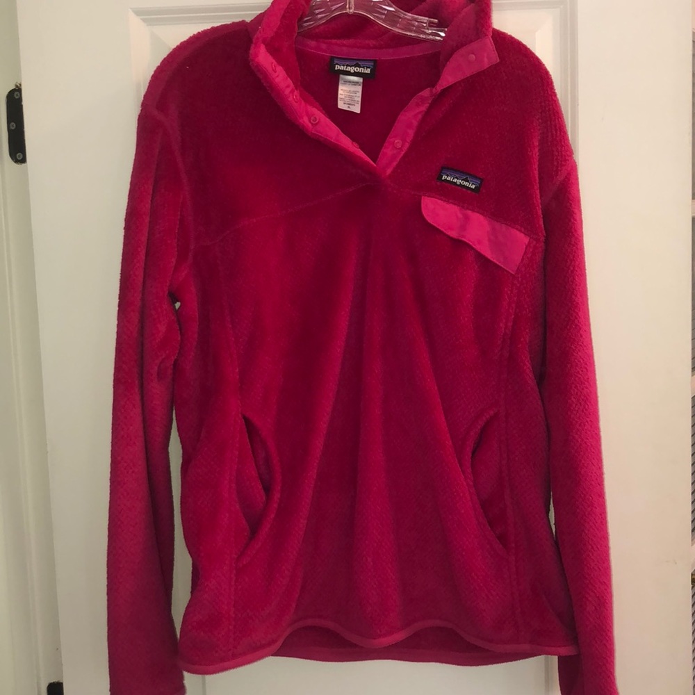 Magenta Patagonia pullover